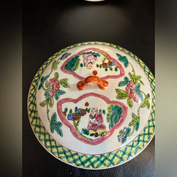 Vintage Chinese Famille Rose Porcelain Bowl With Lid - Picture 7 of 16